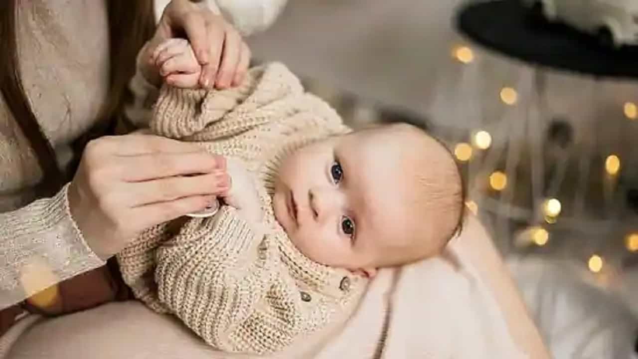 Child omicron symptoms: বছর দু'য়ের শিশুও রক্ষা পাচ্ছে না কোভিড থেকে, কেন হচ্ছে? জানুন
