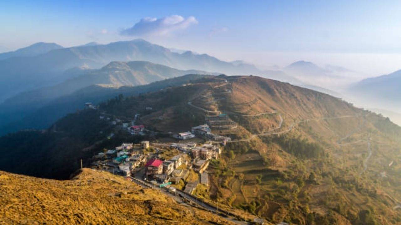 Chakrata: জানেন কি উত্তরাখণ্ডের এই গ্রামে বিদেশি পর্যটকদের প্রবেশ নিষিদ্ধ?