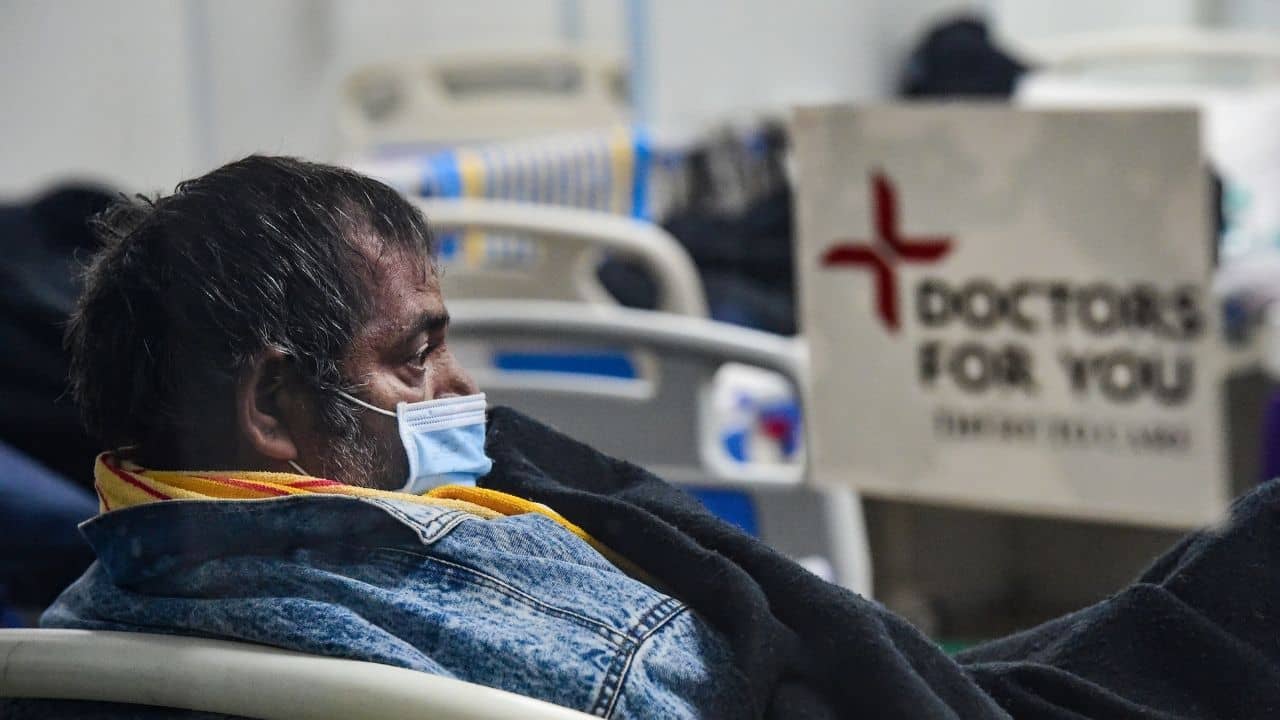 Indias Daily COVID-19 Cases: সংক্রমণের হার বাড়লেও সামান্য উন্নতি করোনার রেখাচিত্রে, একদিনেই আক্রান্ত ২ লক্ষ ৫৮ হাজার