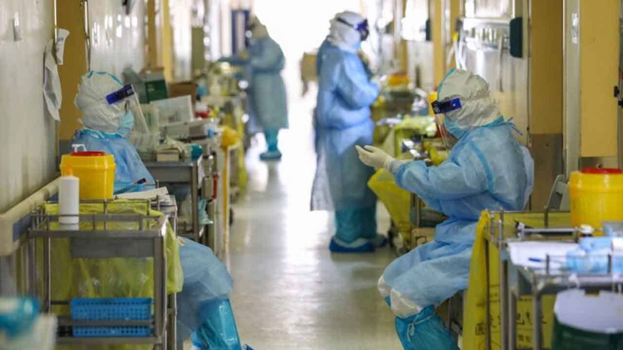 Indias COVID-19 Cases: ১ সপ্তাহেই ১০ হাজার থেকে লাখের ঘরে দৈনিক আক্রান্তের সংখ্যা! উর্ধ্বমুখী সংক্রমণের হারও