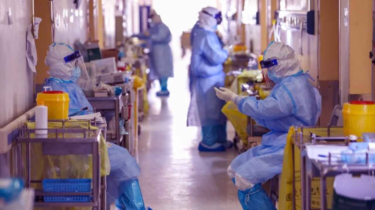 Covid Spike: বেলাগাম করোনা! শুরু থেকেই টার্গেট স্বাস্থ্যকর্মীরা? ন্যাশনালের ল্যাব রিপোর্টে উদ্বেগ