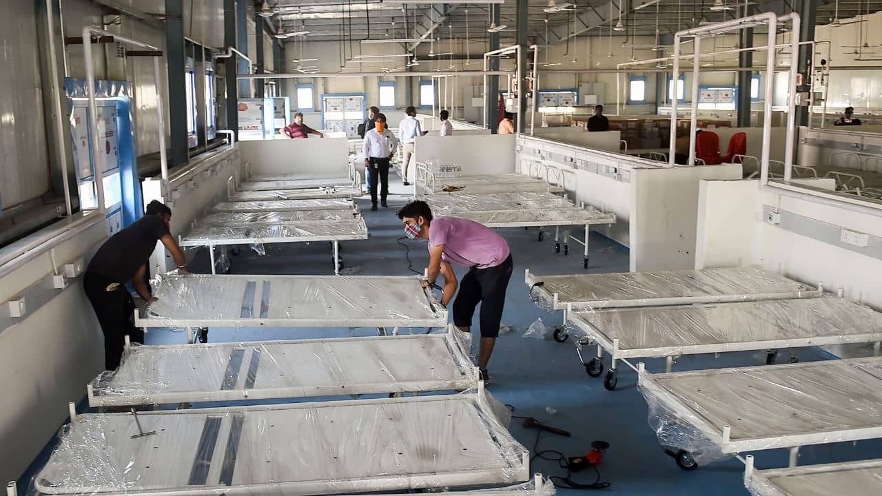 Centres Letter on COVID Situation: শয্যা বাড়ান, অস্থায়ী হাসপাতাল তৈরি করুন, বেলাগাম সংক্রমণ মোকাবিলায় ফের সমস্ত রাজ্যকে চিঠি কেন্দ্রের