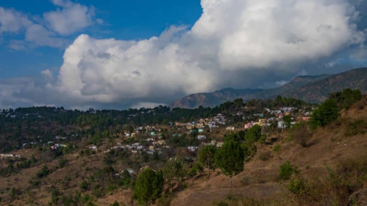 Dwarahat: কুমায়নের এই সাংস্কৃতিক শহর পর্যটকদের মধ্যে এত কেন জনপ্রিয় জানেন?