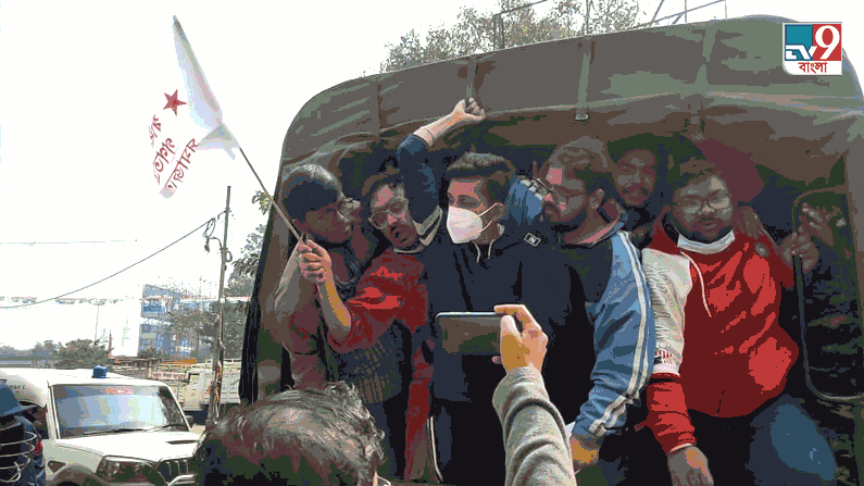 Demand Of School Reopening: মতাদর্শ আলাদা, দাবি একটাই! স্কুল খুলতে জোড়া আন্দোলনে তপ্ত বিকাশভবন চত্বর