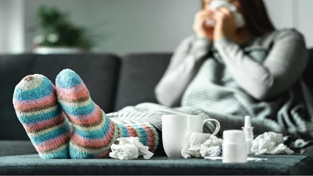 Coronavirus Vs Influenza: উপসর্গে বোঝা দায়, কোভিড আক্রান্ত হওয়ার তুলনায় কি ইনফ্লুয়েঞ্জায় ভোগা ভাল? Coronavirus Vs Influenza: উপসর্গে বোঝা দায়, কোভিড আক্রান্ত হওয়ার তুলনায় কি ইনফ্লুয়েঞ্জায় ভোগা ভাল?