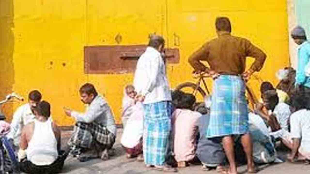 Jutemill Closed: বছরের প্রথমদিন কারখানায় গিয়ে মাথায় বাজ! ঝুলল তালা, কাজ হারালেন প্রায় ৫ হাজার শ্রমিক