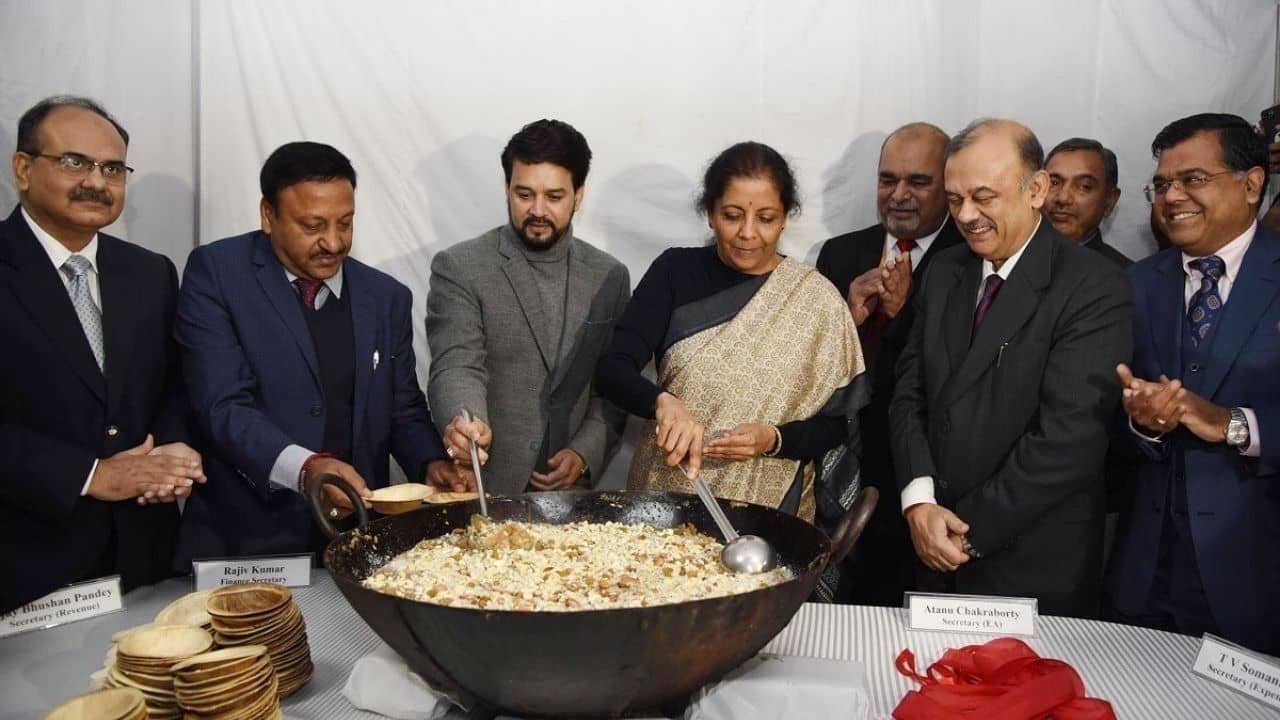 Budget 2022: ওমিক্রন কাঁটায় বাতিল হালুয়া বিতরণ, মিষ্টিমুখ করেই বন্দি হলেন কর্মীরা