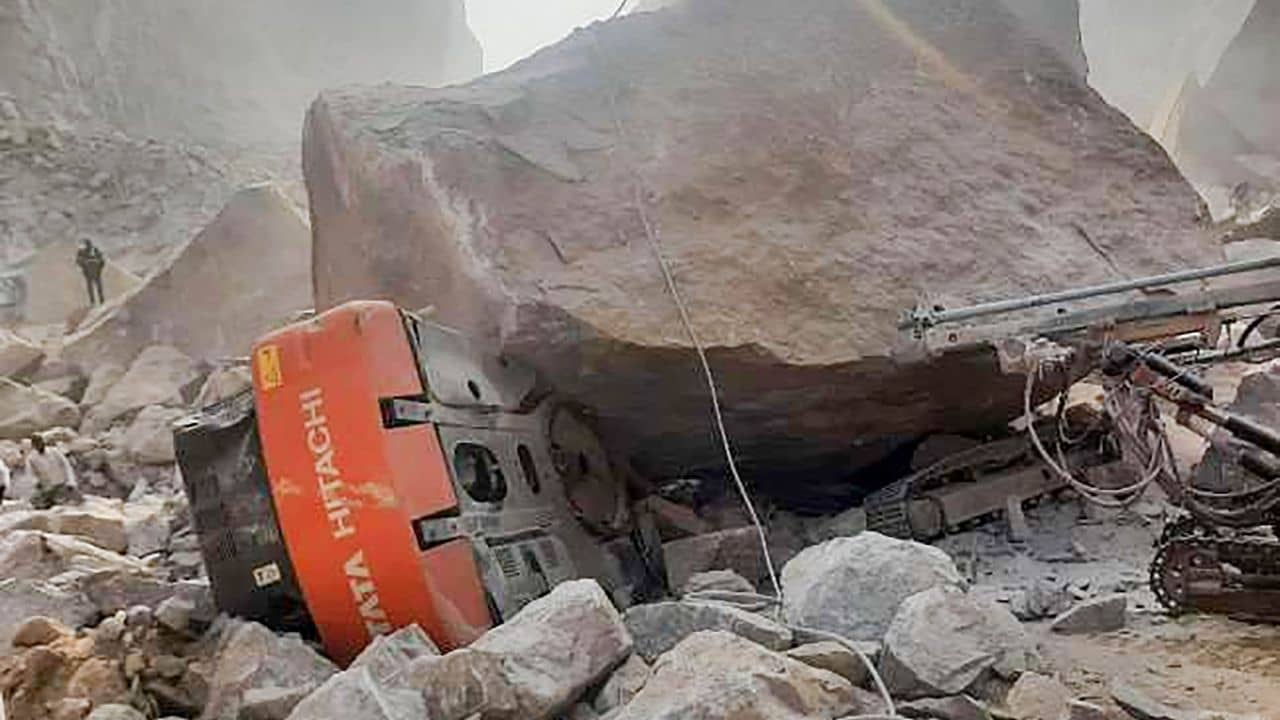 Haryana Landslide Update: অন্য খনিতে যাওয়ার সময়ই পাহাড় থেকে নেমে আসে বড় বড় পাথর! ধসে মৃতের সংখ্যা বেড়ে দাঁড়াল ৪-এ