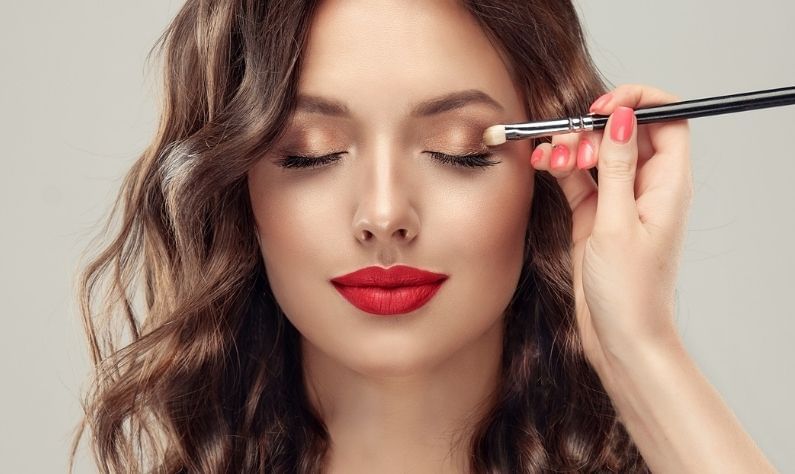 Makeup Tips: মেকআপ দীর্ঘস্থায়ী করতে চান? রইল কিছু সহজ ও কার্যকরী সাধারণ টিপস