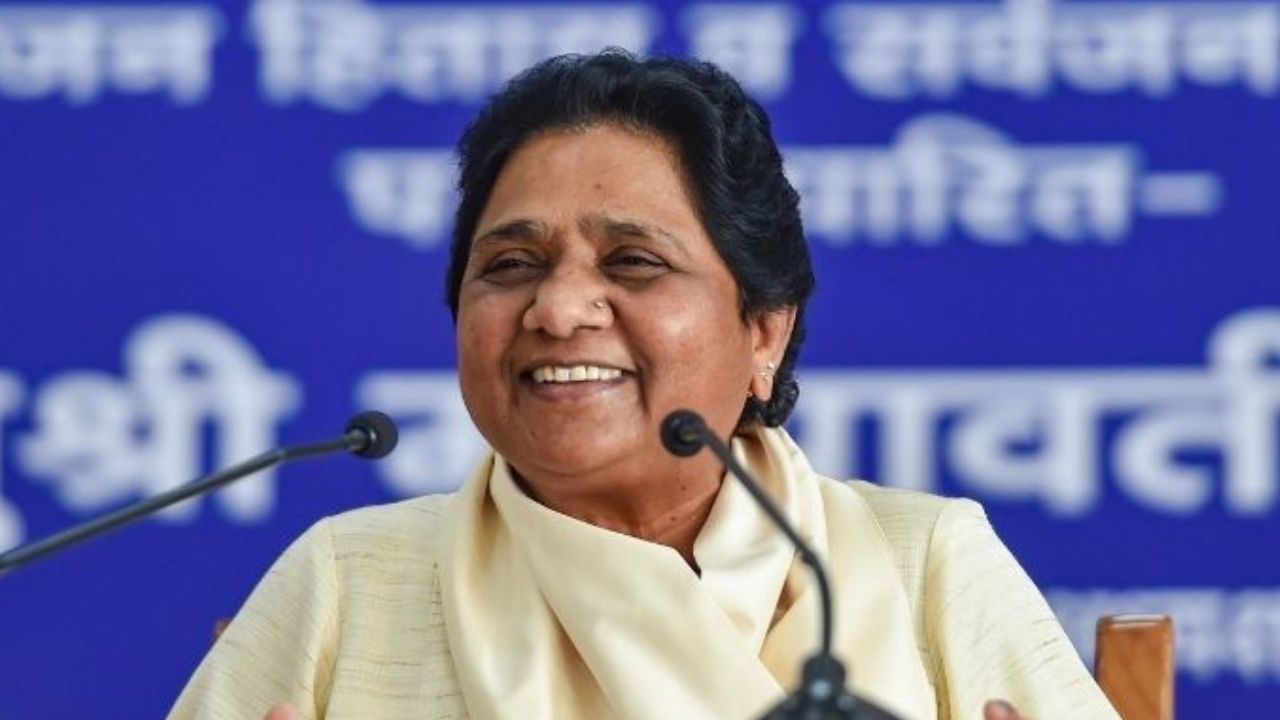 Mayawati attacks Yogi: এক মস্ত বাংলোয় বাস করেন যোগী! ভোটের আগেই আক্রমণে শান মায়াবতীর
