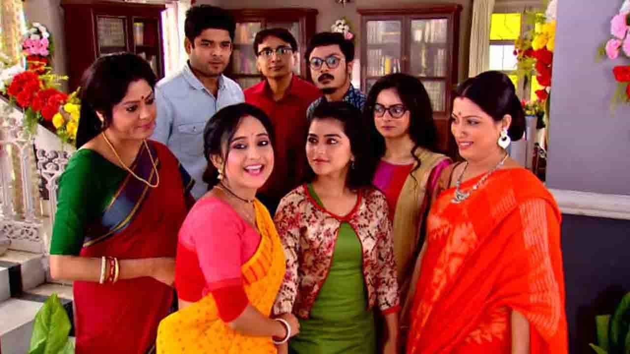 Tollywood Serial TRP: একধাক্কায় অনেকটাই পয়েন্ট কমল 'মিঠাই'-এর; টিআরপির তালিকায় বড়সড় বদল Tollywood Serial TRP: একধাক্কায় অনেকটাই পয়েন্ট কমল 'মিঠাই'-এর; টিআরপির তালিকায় বড়সড় বদল
