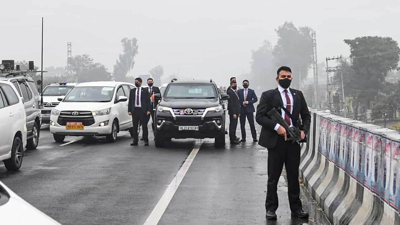PM Modi's Security Breach matter in SC: 'পঞ্জাবের ঘটনার যদি পুনরাবৃত্তি ঘটে?' এবার 'সুপ্রিম' দরবারেও প্রশ্ন উঠল প্রধানমন্ত্রীর নিরাপত্তা নিয়ে PM Modi's Security Breach matter in SC: 'পঞ্জাবের ঘটনার যদি পুনরাবৃত্তি ঘটে?' এবার 'সুপ্রিম' দরবারেও প্রশ্ন উঠল প্রধানমন্ত্রীর নিরাপত্তা নিয়ে