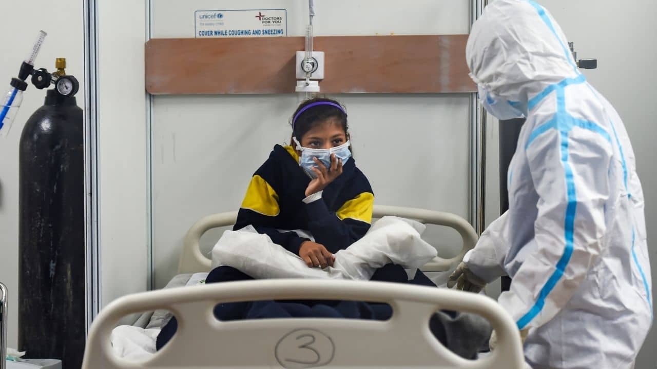 New guidelines Covid patients: করোনা রোগীদের হাসপাতাল থেকে ছুটির নির্দেশে বদল কেন্দ্রীয় সরকারের