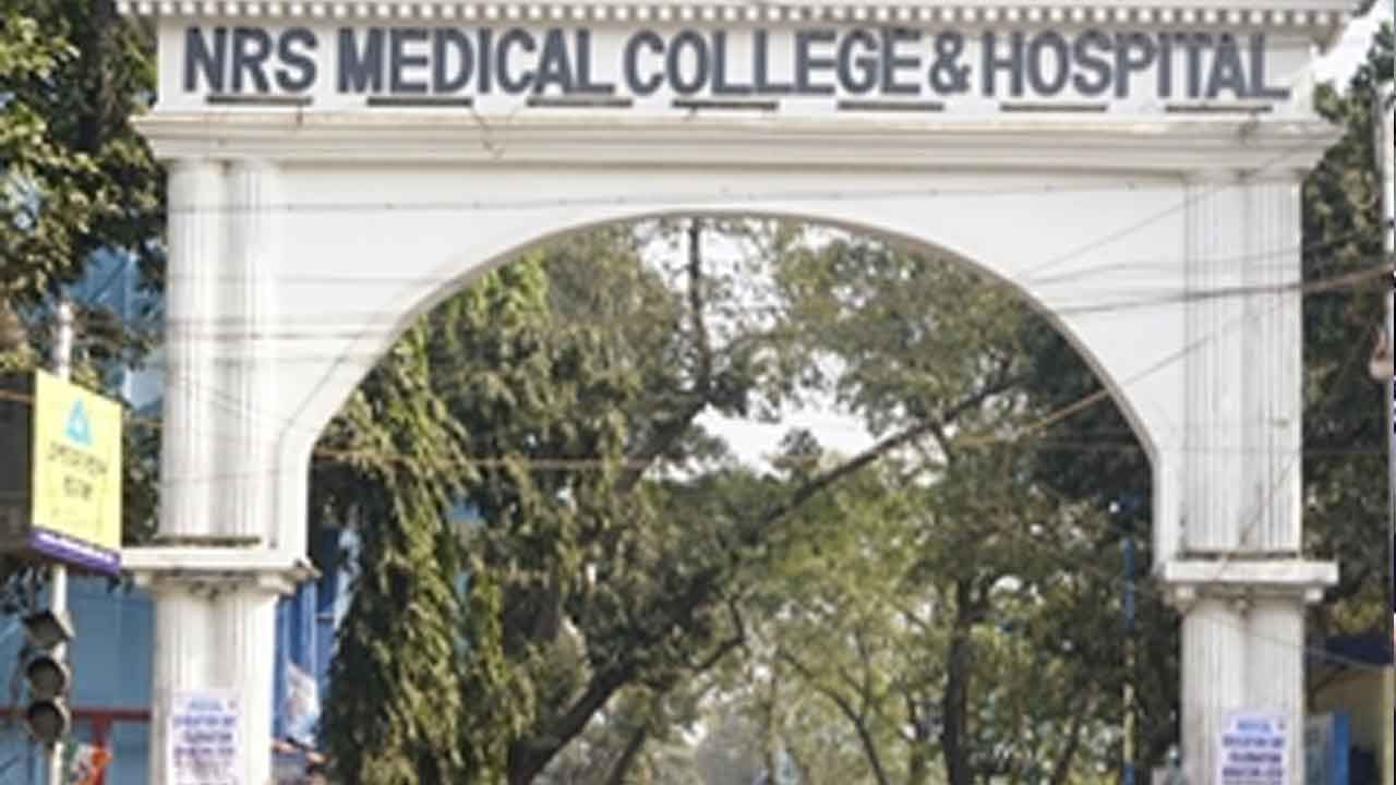 Govt Hospitals Kolkata: সার্জারি হবে কি হবে না, বুঝেই উঠতে পারল না হাসপাতাল, ১২ ঘণ্টা পড়ে রইলেন হিমোফিলিয়া রোগী
