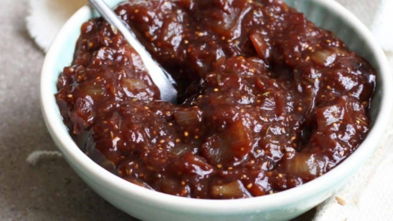 Bihu Special Recipe: সংক্রান্তিতে অবশ্যই খেতে হয় গুড়! বাড়িতে তৈরি করুন গুড় দিয়ে জলপাইয়ের চাটনি