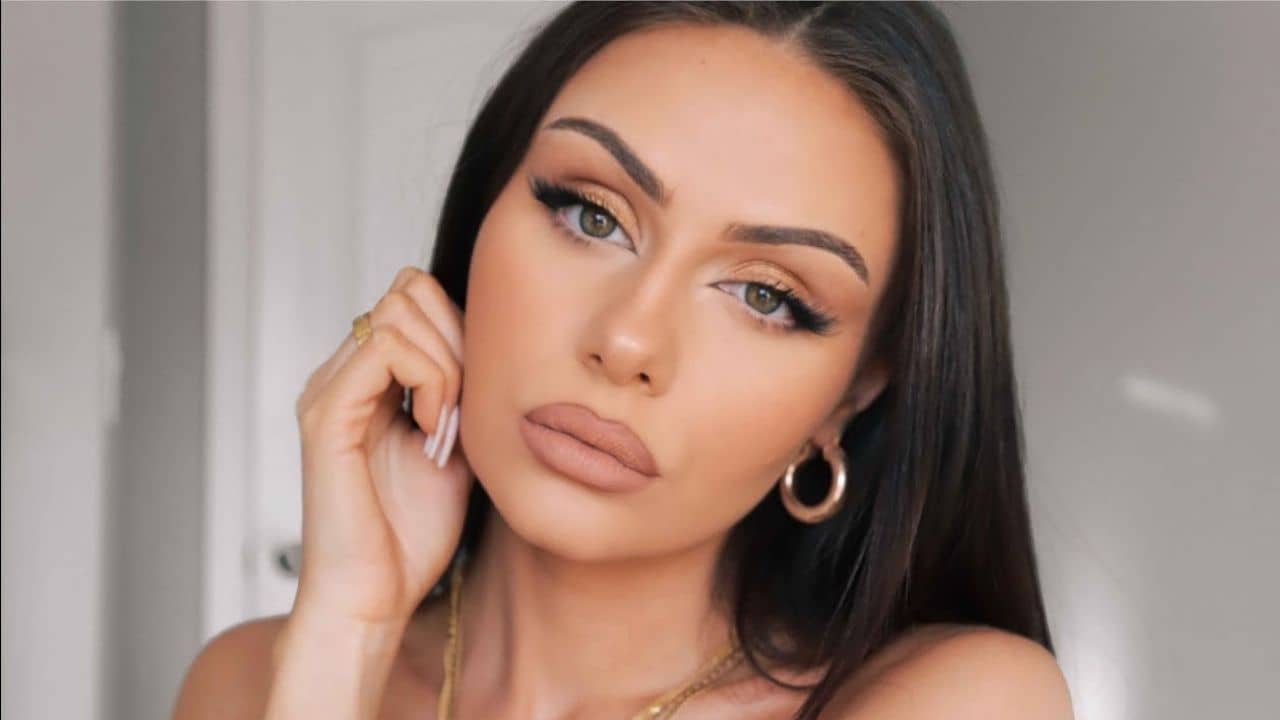 Fox Eye Look at Home: সোশ্যাল মিডিয়ায় দারুণ ট্রেন্ড! এবার বাড়িতেই সাজুন পারফেক্ট ফক্স আই লুকে!