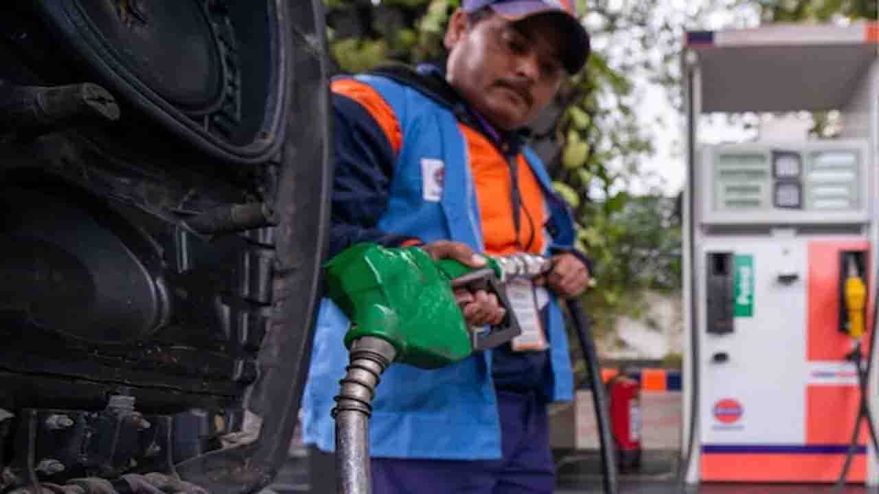 Petrol Price Today: সাত বছরের সর্বোচ্চ স্তরে ক্রুড অয়েল, জানুন পেট্রোল ডিজেলের দর