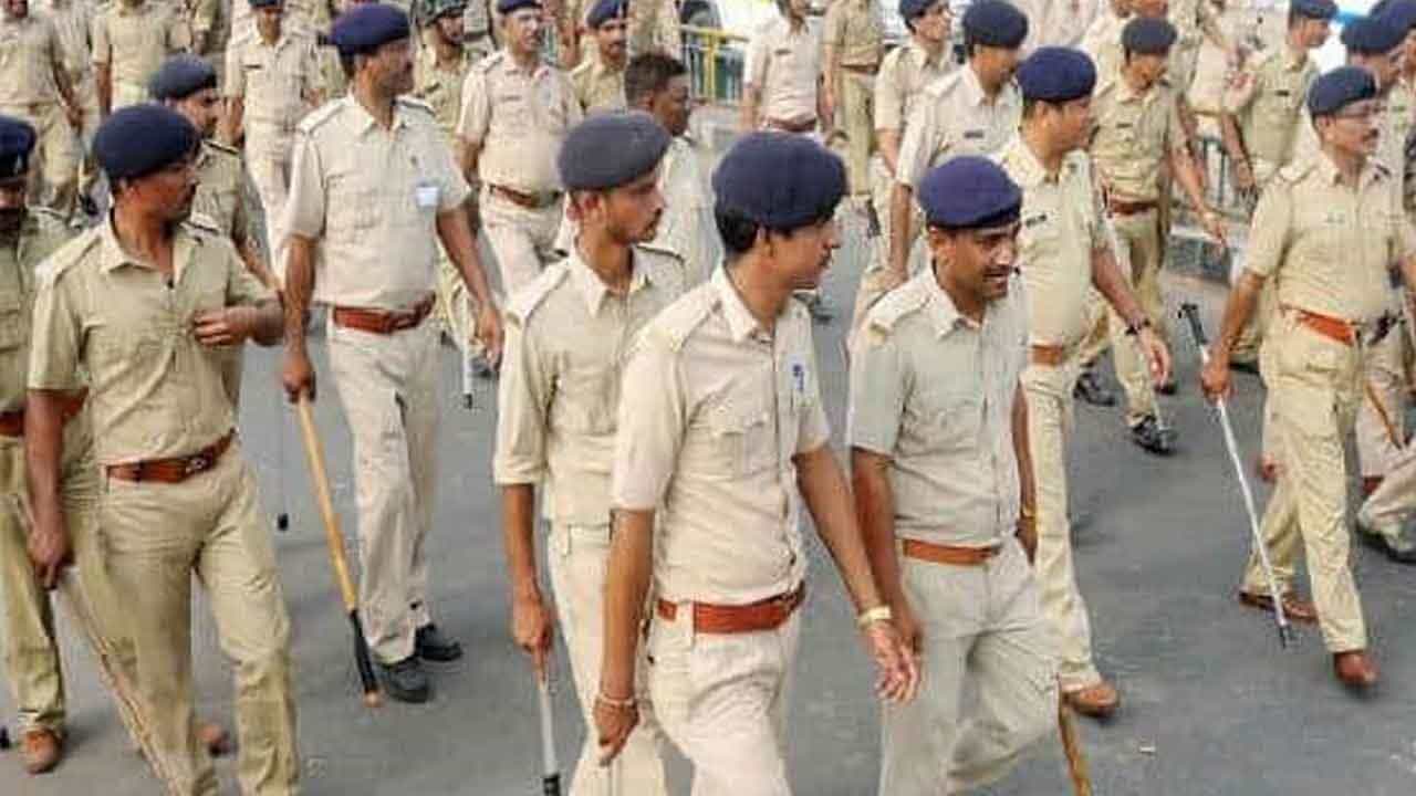 West Bengal Police: বড় ধাক্কা! অস্বচ্ছতার দায়ে রাজ্য পুলিশ কনস্টেবল নিয়োগের গোটা প্যানেলই বাতিল West Bengal Police: বড় ধাক্কা! অস্বচ্ছতার দায়ে রাজ্য পুলিশ কনস্টেবল নিয়োগের গোটা প্যানেলই বাতিল