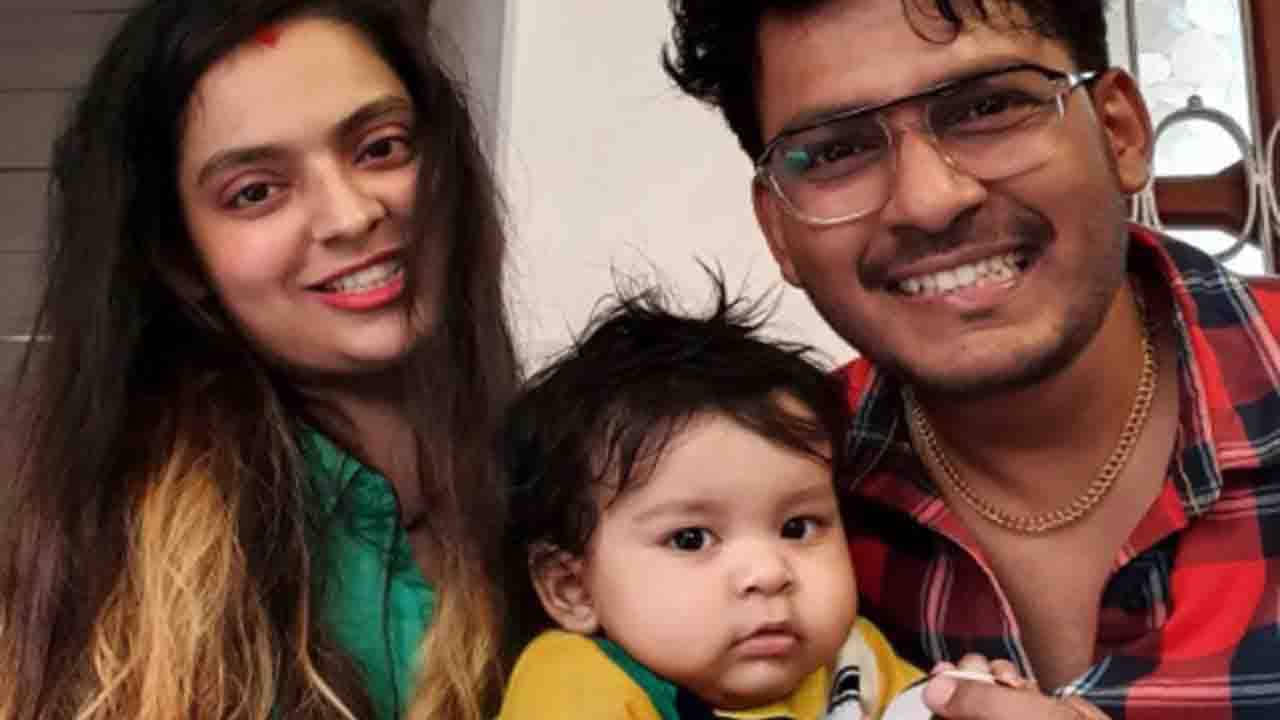 Raja-Madhubani-Srivalli: একরত্তিকে কোলে নিয়ে শ্রীভল্লিতে মজলেন রাজা!