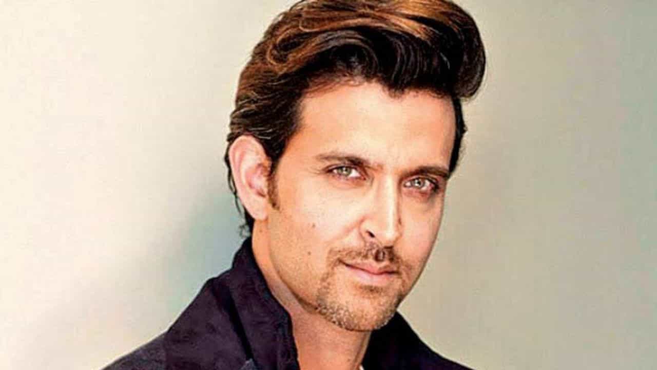 Hrithik Roshan: নিজেকে গ্রুম করতে চান? তাহলে মেনে চলুন হৃত্বিক রোশনের স্কিনকেয়ার রুটিন Hrithik Roshan: নিজেকে গ্রুম করতে চান? তাহলে মেনে চলুন হৃত্বিক রোশনের স্কিনকেয়ার রুটিন
