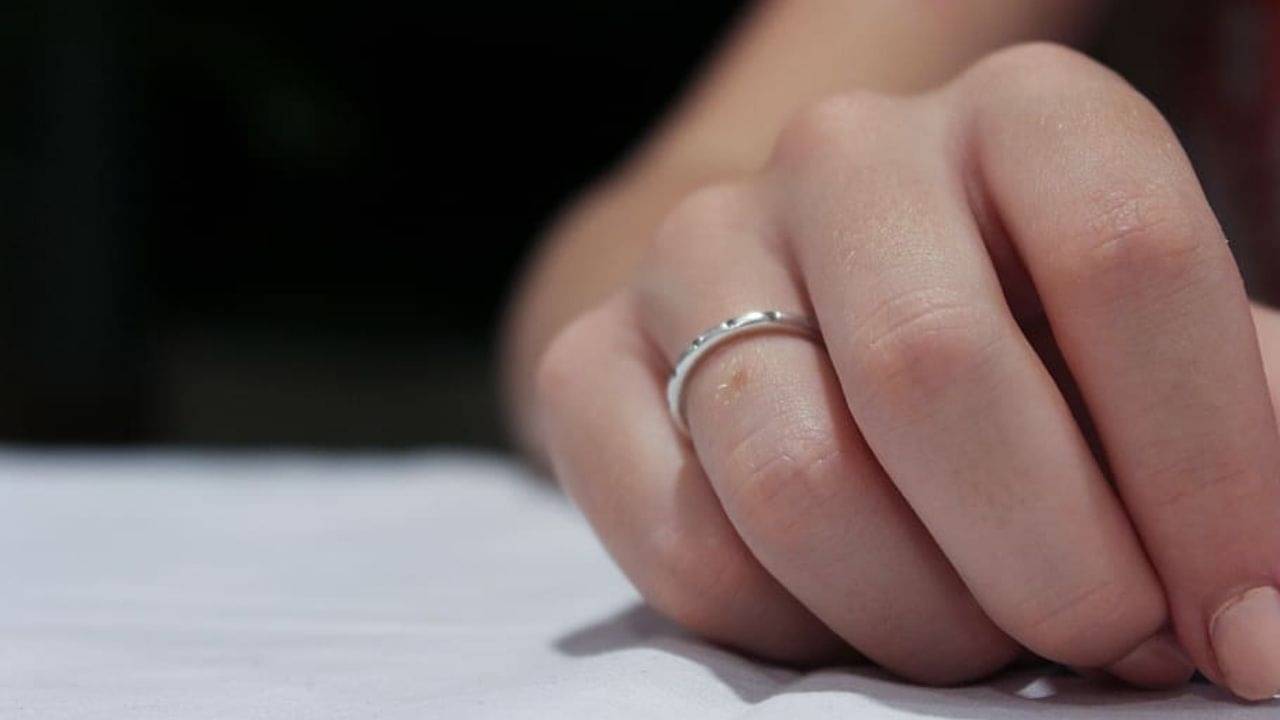 Silver: আপনার ভাগ্য ফেরাতে পারে রূপা! জ্যোতিষশাস্ত্রে এই ধাতুর ব্যবহার জানা আছে?