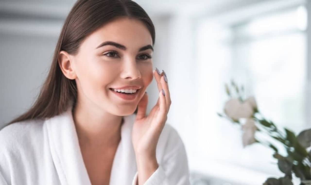 Skincare resolutions for 2022: নতুন বছরের শুরুতেই মেনে চলুন সঠিক স্কিনকেয়ার রুটিন! কীভাবে প্ল্যান করবেন, রইল কিছু টিপস