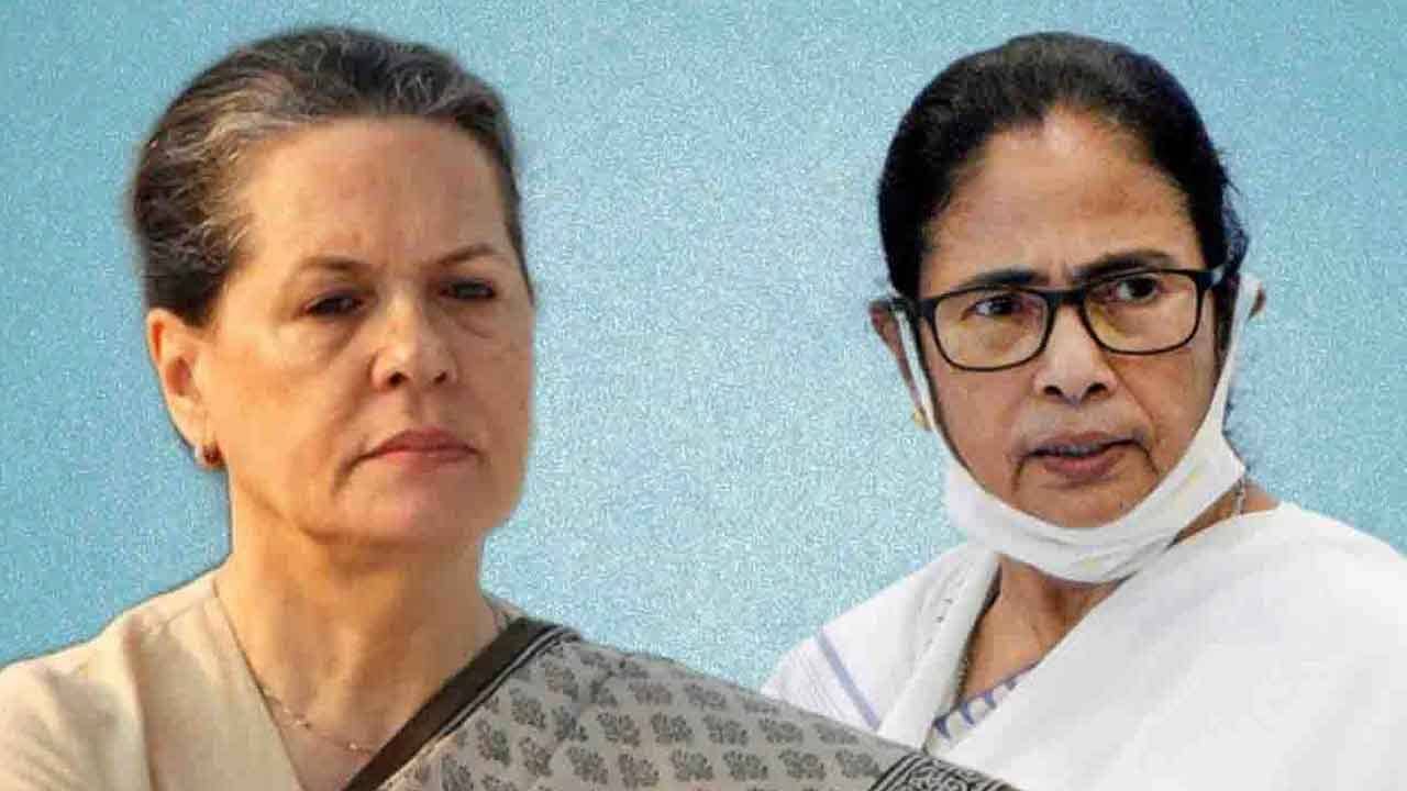 Mamata Banerjee: অবিজেপি জোটে সোনিয়াকে পাশে চেয়ে নতুন বছরে বার্তা মমতার, কংগ্রেসই হাত বাড়ায়নি: সূত্র
