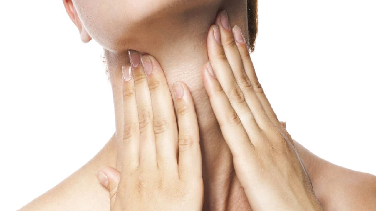 Tonsil infection: শীত পড়লেই টনসিলে কাবু? সুস্থ থাকতে দেখে নিন ঘরোয়া টোটকা