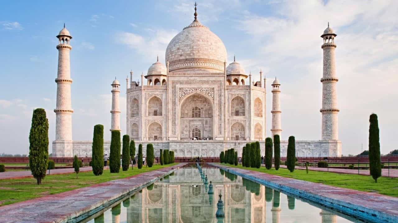 Taj Mahal: কালের বিষ্ময়! বিশ্বের সপ্তম আশ্চর্য নিয়ে অজানা কিছু তথ্য, যা অনেকেরই অজানা Taj Mahal: কালের বিষ্ময়! বিশ্বের সপ্তম আশ্চর্য নিয়ে অজানা কিছু তথ্য, যা অনেকেরই অজানা