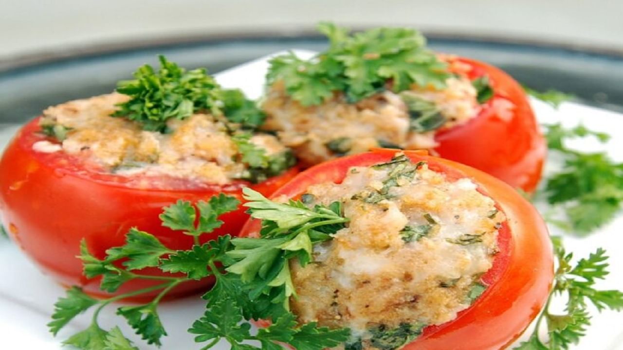 Cheese Tomatoes: টমেটোর ভেতর চিজ পুরে বানিয়ে ফেলুন দারুণ এই ব্রেকফাস্ট! স্বাদেও ভাল দেখতে খাসা