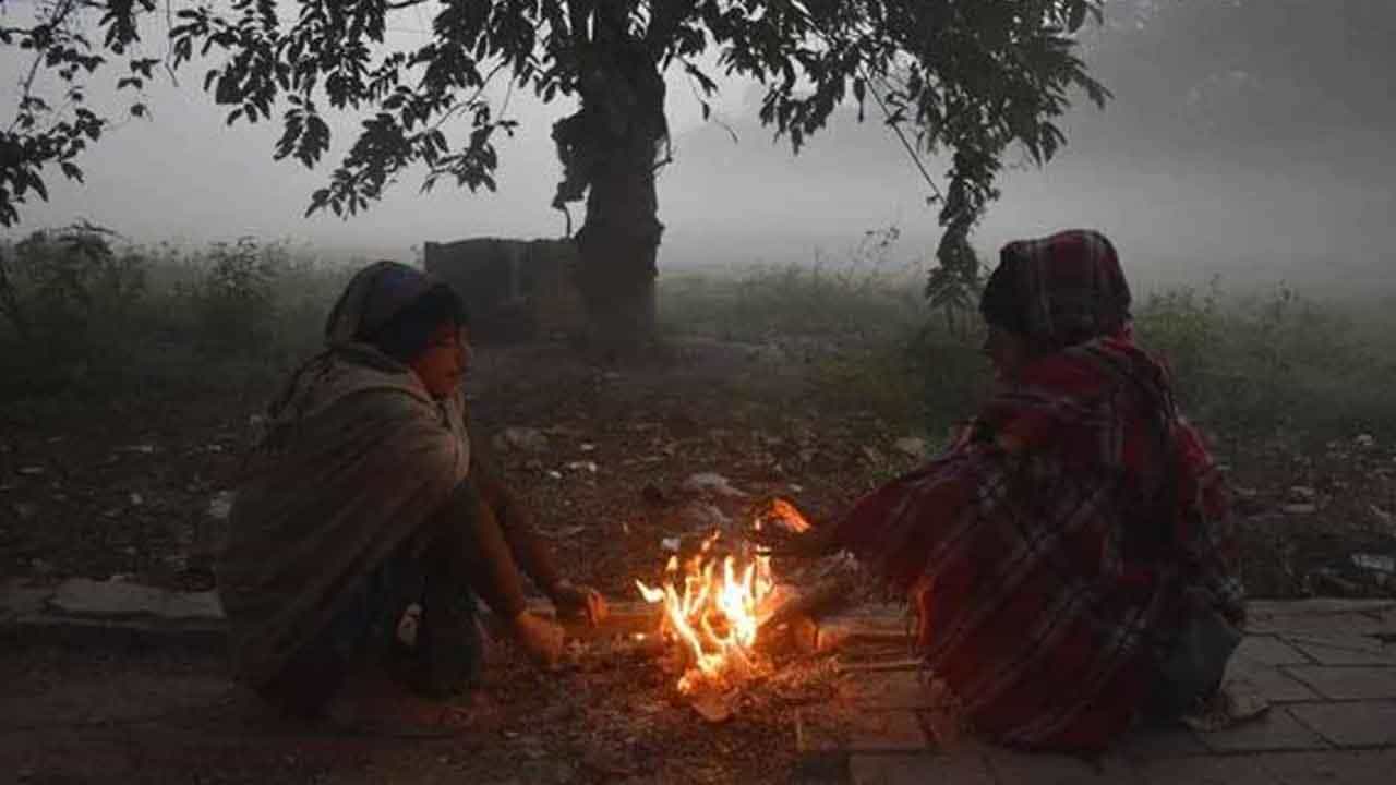 Weather Update: জাঁকিয়ে শীত বঙ্গে, তবে সরস্বতী পুজোর দিনের জন্য রইল আবহাওয়াবিদদের বিশেষ বার্তা Weather Update: জাঁকিয়ে শীত বঙ্গে, তবে সরস্বতী পুজোর দিনের জন্য রইল আবহাওয়াবিদদের বিশেষ বার্তা