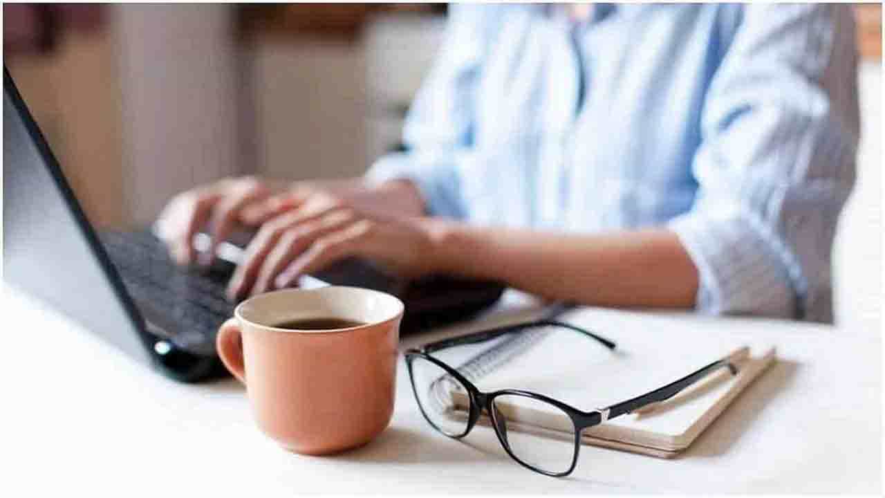 জনপ্রিয় হচ্ছে ‘Work From Home’ কর্ম সংস্কৃতি, অফিসে ফিরতে চায় না ৮২ শতাংশ কর্মী জনপ্রিয় হচ্ছে ‘Work From Home’ কর্ম সংস্কৃতি, অফিসে ফিরতে চায় না ৮২ শতাংশ কর্মী
