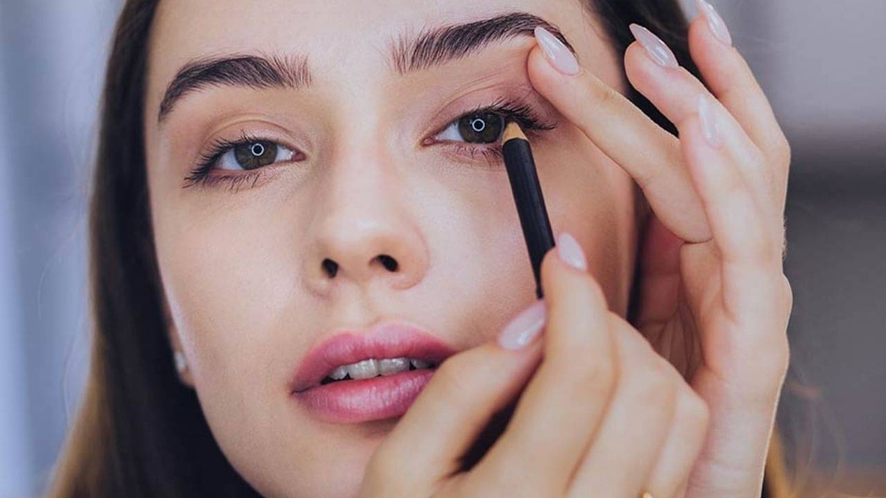 Valentines Day Eye Makeup: চোখ দেখে প্রেমে পড়েছেন অনেকেই, আজ সেই চোখকেই আরও ভাল করে সাজিয়ে তোলার দিন...