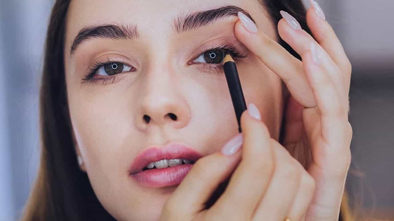 Valentine's Day Eye Makeup: চোখ দেখে প্রেমে পড়েছেন অনেকেই, আজ সেই চোখকেই আরও ভাল করে সাজিয়ে তোলার দিন... Valentine's Day Eye Makeup: চোখ দেখে প্রেমে পড়েছেন অনেকেই, আজ সেই চোখকেই আরও ভাল করে সাজিয়ে তোলার দিন...