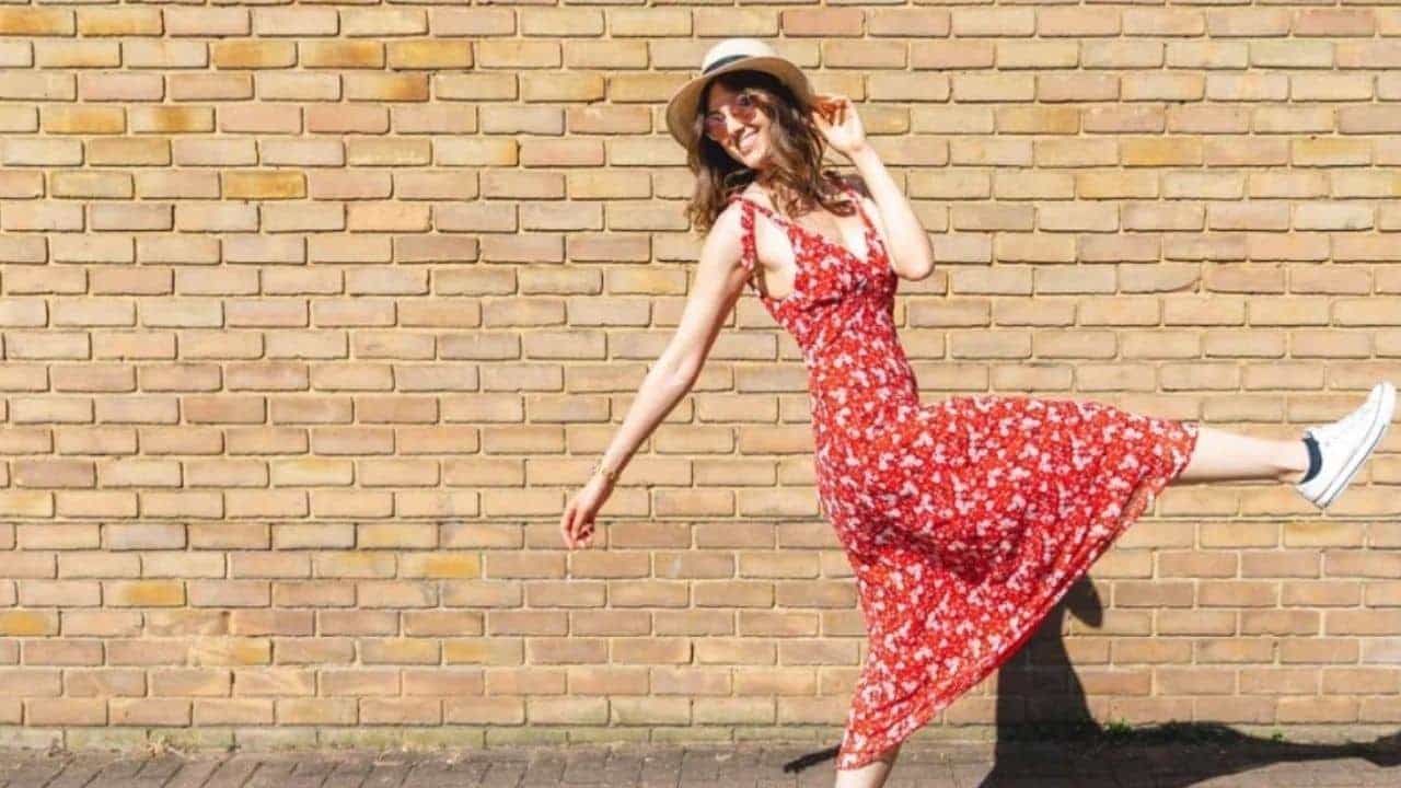 Summer Dresses: গ্রীষ্মকাল প্রায় দোরগোড়ায়, এই সময়ে ঠিক কোন কাপড়ের জামা পরা আরামদায়ক হবে? Summer Dresses: গ্রীষ্মকাল প্রায় দোরগোড়ায়, এই সময়ে ঠিক কোন কাপড়ের জামা পরা আরামদায়ক হবে?
