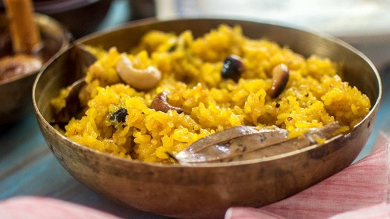 Basanti Pulao Recipe: বিয়ে বাড়ির স্বাদের বাসন্তী পোলাও এবার বাড়িতেই বানিয়ে ফেলুন সহজে...