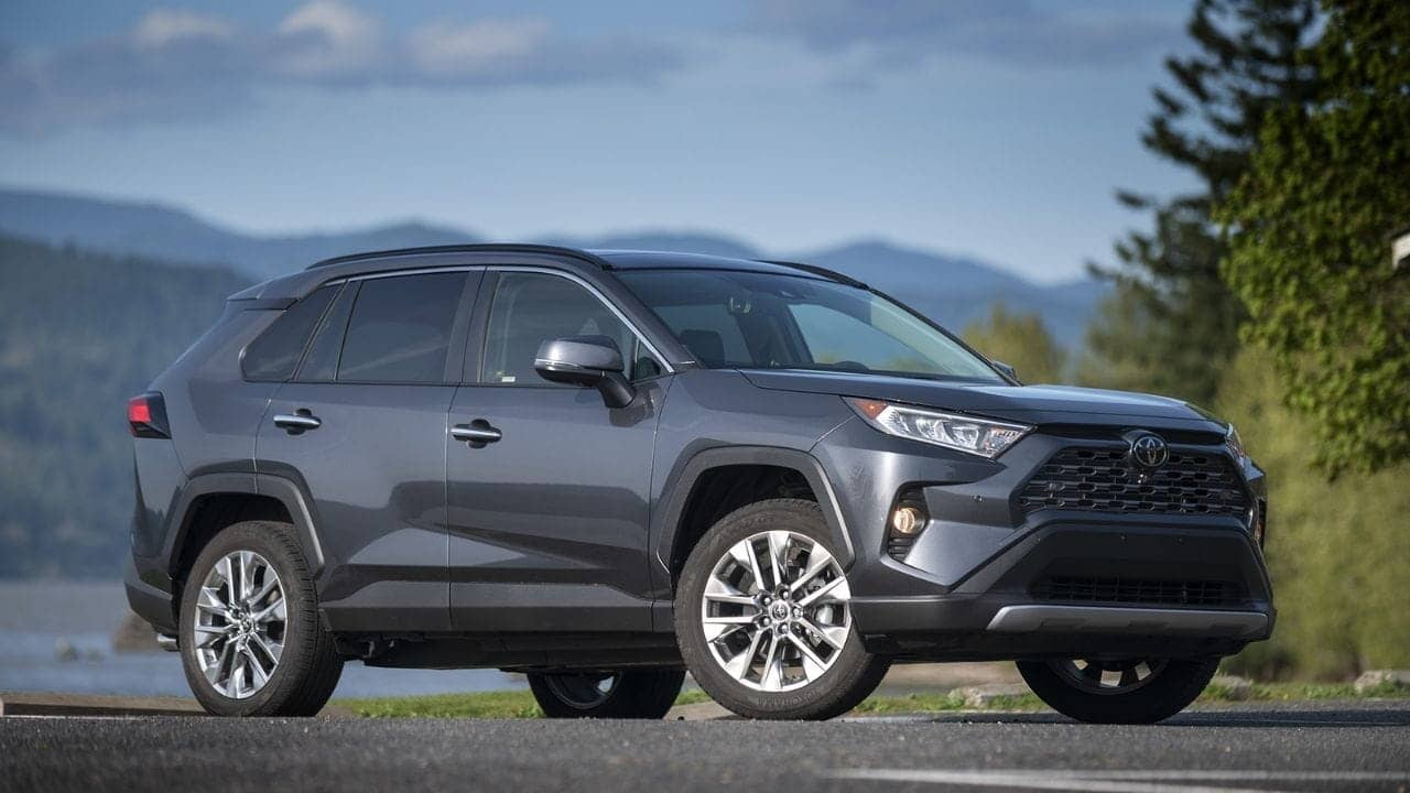 Compact SUV: বাজেটের মধ্যে একটু বড়সড় এসইউভি গাড়ি কিনে ফেলতে চান? তাহলে এই কয়েকটি গাড়ির সম্বন্ধে জেনে নিন...