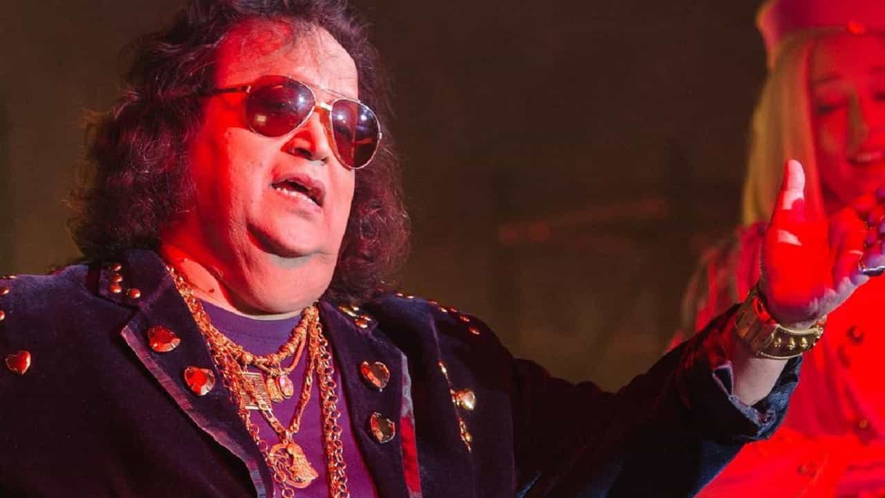 Bappi Lahiri: সোনার গয়না, রত্নখচিত জ্যাকেট ও সানগ্লাসে নিজস্ব ফ্যাশন সংজ্ঞা তৈরি করেন ডিস্কো কিং! ফিরে দেখা 'দি বাপ্পি স্টাইল' Bappi Lahiri: সোনার গয়না, রত্নখচিত জ্যাকেট ও সানগ্লাসে নিজস্ব ফ্যাশন সংজ্ঞা তৈরি করেন ডিস্কো কিং! ফিরে দেখা 'দি বাপ্পি স্টাইল'