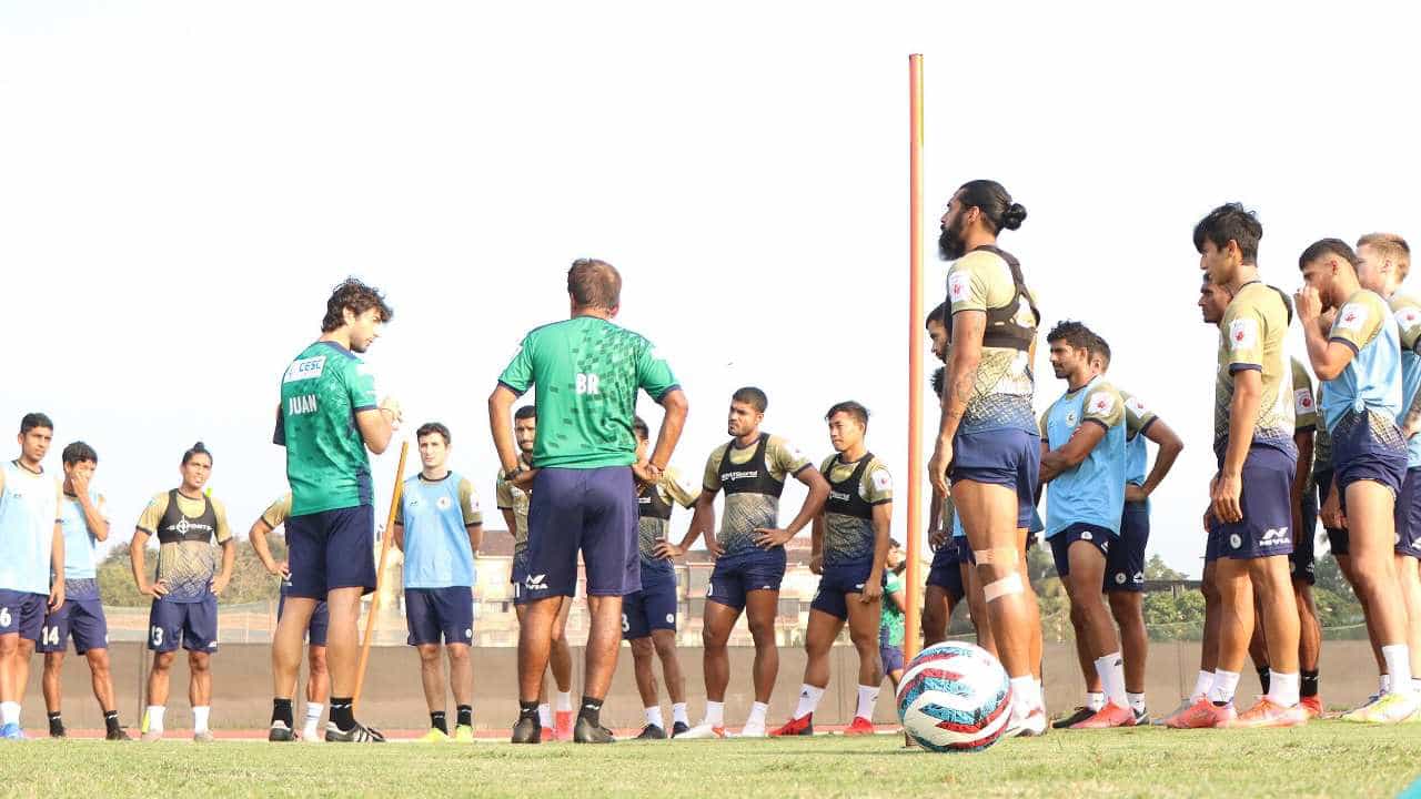 ISL 2021-22: কৃষ্ণাকে ছাড়াই সুনীলদের সামনে সবুজ-মেরুন ISL 2021-22: কৃষ্ণাকে ছাড়াই সুনীলদের সামনে সবুজ-মেরুন