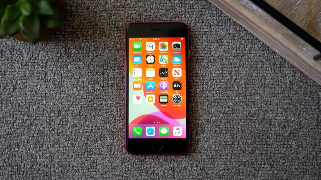 iPhone SE 3: আইফোন এসই ৩ পাওয়া যেতে পারে আইফোন ১২ মিনি- র অর্ধেক দামে! iPhone SE 3: আইফোন এসই ৩ পাওয়া যেতে পারে আইফোন ১২ মিনি- র অর্ধেক দামে!