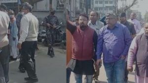 Asansol BJP Protest: অভিনব প্রতিবাদ! আঙুলে ব্যান্ডেজ বেঁধে, উল্টো দিকে হেঁটে জেলাশাসকের অফিস অভিযান বিজেপির