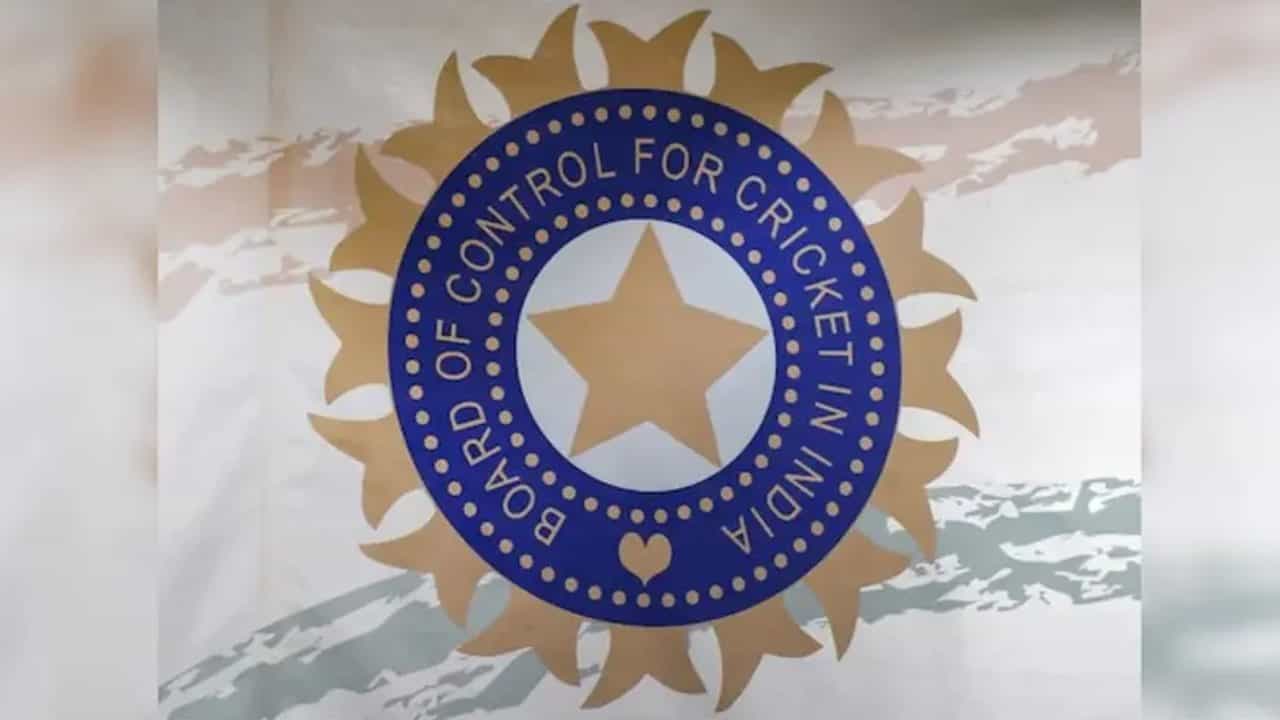 নির্বাচকের পদ থেকে হঠাৎ পদত্যাগ কুরুভিল্লার নির্বাচকের পদ থেকে হঠাৎ পদত্যাগ কুরুভিল্লার