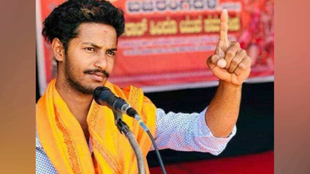 Bajrang Dal Activist Death: ধারাল অস্ত্রে খুন বজরং দলের কর্মী, থমথমে গোটা এলাকা Bajrang Dal Activist Death: ধারাল অস্ত্রে খুন বজরং দলের কর্মী, থমথমে গোটা এলাকা