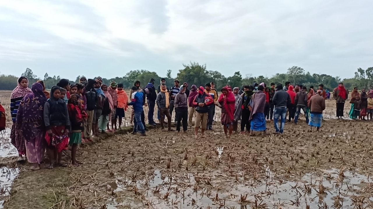 Balurghat Deadbody Recover: গলগল করে বেরোচ্ছে রক্ত, চিঁড়ে দেওয়া হয়েছে মুখ, বৃদ্ধের পরিণতি দেখে শিউরে উঠছে পুলিশও