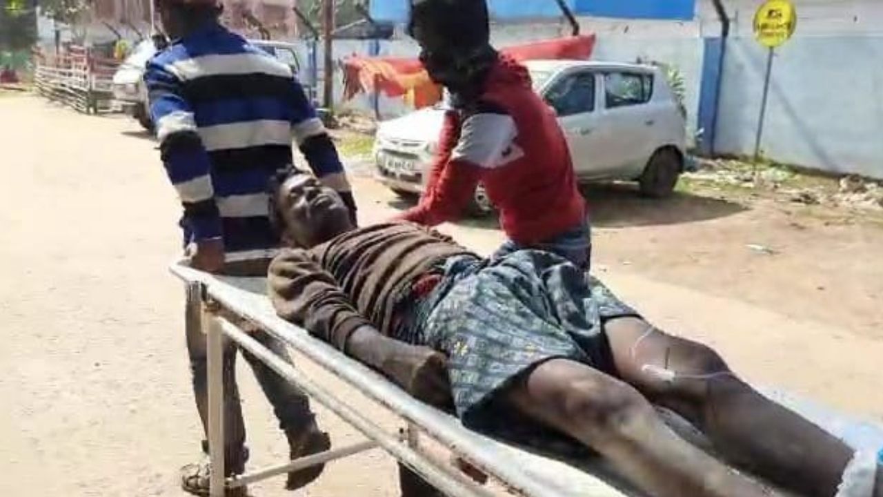 Bankura TMC Clash: 'অনুগামী' না হওয়ায় চরম অত্যাচার, দলের কর্মীকে মেরে হাসপাতালে পাঠালেন ব্লক সভাপতি