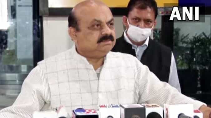 Karnataka CM : 'কোনও ভুল করেননি', লালকেল্লায় গেরুয়া পতাকা ওড়ানো নিয়ে মন্তব্য করা বিজেপি মন্ত্রীর ঢাল খোদ মুখ্যমন্ত্রী বোম্মাই Karnataka CM : 'কোনও ভুল করেননি', লালকেল্লায় গেরুয়া পতাকা ওড়ানো নিয়ে মন্তব্য করা বিজেপি মন্ত্রীর ঢাল খোদ মুখ্যমন্ত্রী বোম্মাই