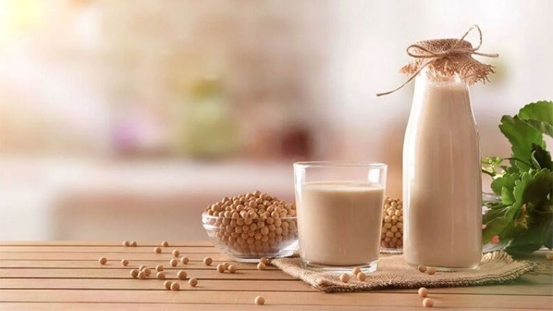 দুধ উচ্চমানের প্রোটিন। ঠিকভাবে দুধ ডায়েটে রাখলে আপনার ওজন কমানোর প্রক্রিয়ায় সাহায্য করে। আবার পেশী শক্তিও মজবুত করে।