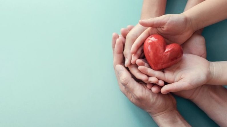 হার্টের উপর মেডিটেশনের প্রভাব জানতে একটি গবেষণা করা হয়েছিল। গবেষণায় জানা গেছে, নিয়মিত মেডিটেশন করলে রক্তচাপের মাত্রা স্বাভাবিক হয়ে যায়। যারা উচ্চ রক্তচাপের অভিযোগ করছেন তারা মেডিটেশন করে লাভ পেতে পারেন। সেই সঙ্গে রাগও কমে।