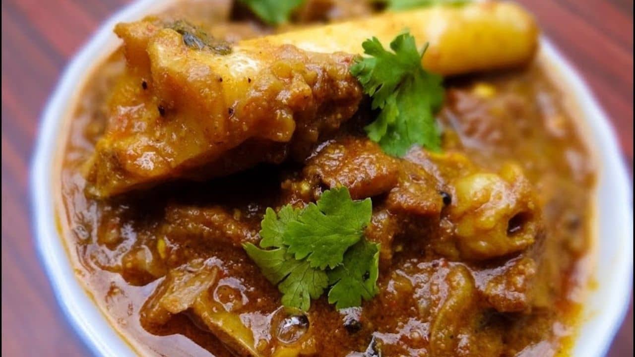 Special Recipe: লতাজির প্রিয় ছিল ধনে মটন কারি! স্পেশাল দিনে বাড়িতে বানান এই স্পেশাল ডিশ, রইল রেসিপি