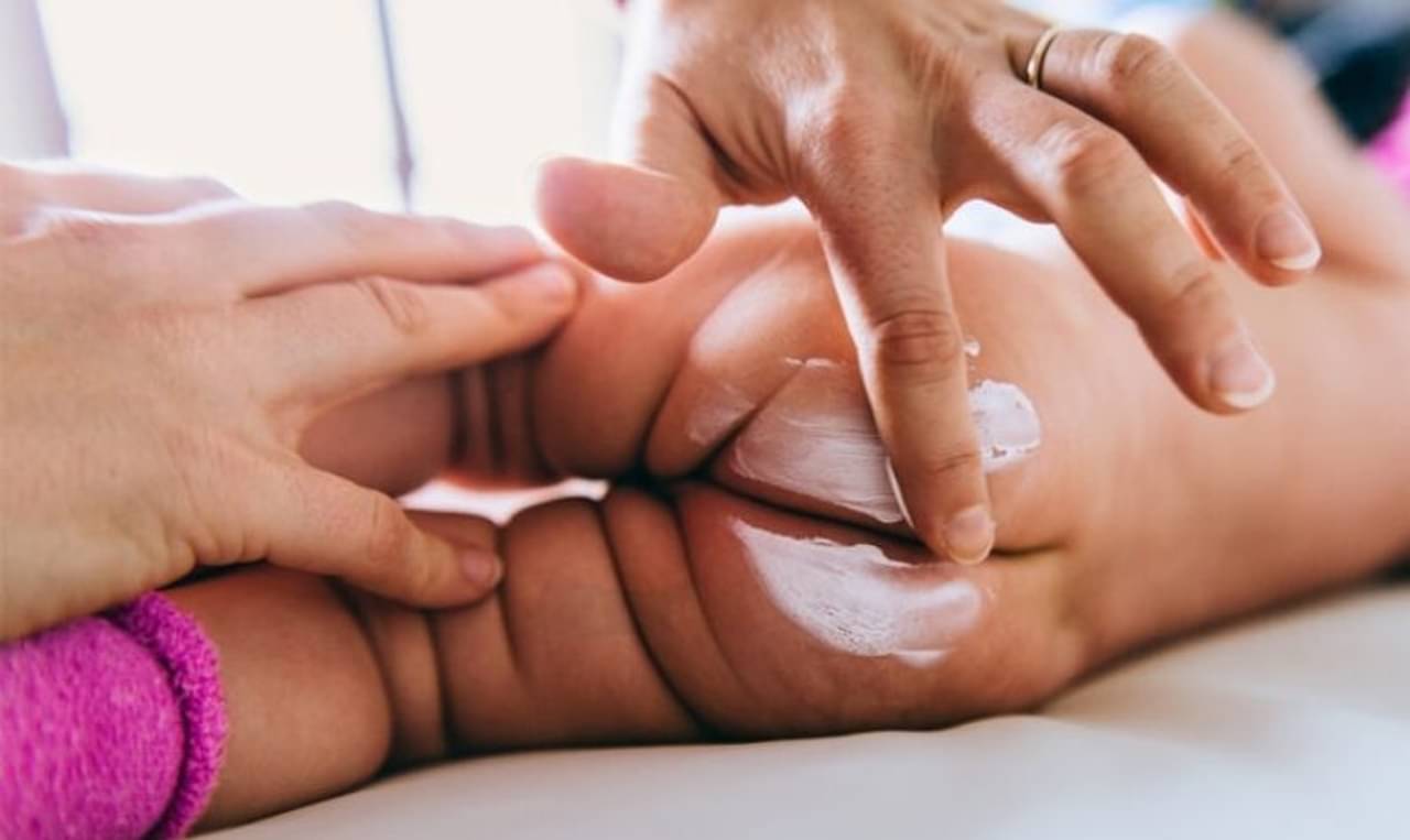 Diaper Rash: ডায়াপার র্যাশে ছোট্ট শিশু কষ্ট পাচ্ছে! এই ৪ ঘরোয়া উপায়েই কমবে সংক্রমণ ও জ্বালাভাব